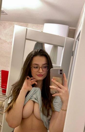 248-856-7542, 24  female escort, West Palm Beach